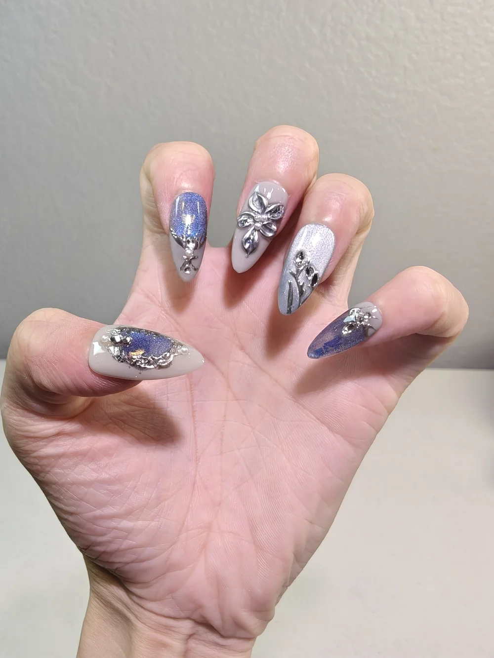Silver and Blue Cat Eye Crystal With Floral Medium Almond Press On Nails